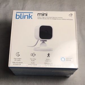 Blink Mini, indoor plug-in HD smart security camera